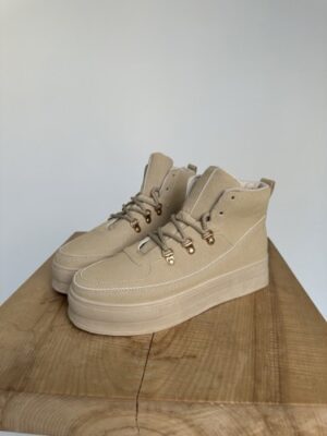 Laisvalaikio bateliai A#304